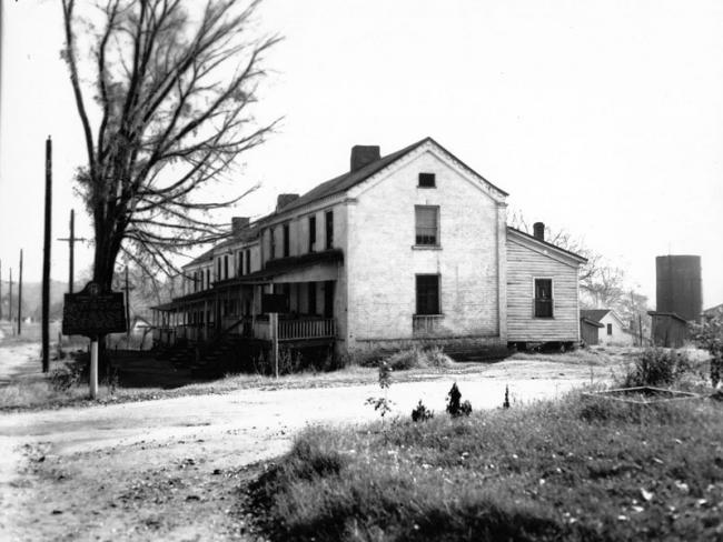 Roswell Mill Women Housing